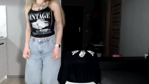 Snapshot of happy_fox_ chatting on March 2026 09:08:01 PM happy_fox_ online show from March 2026 09:08:01 PM