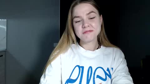 Snapshot of happy_fox_ chatting on March 2026 09:09:01 PM happy_fox_ online show from March 2026 09:09:01 PM