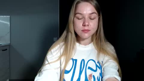 Snapshot of happy_fox_ chatting on April 2026 07:55:02 PM happy_fox_ online show from April 2026 07:55:02 PM