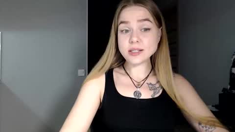 Snapshot of happy_fox_ chatting on April 2026 07:51:02 PM happy_fox_ online show from April 2026 07:51:02 PM