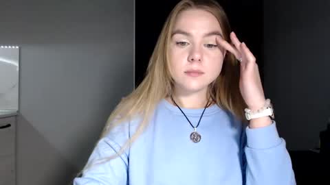 Snapshot of happy_fox_ chatting on April 2026 08:25:02 PM happy_fox_ online show from April 2026 08:25:02 PM