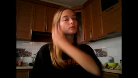 happyemily  online show from November 2025 12:05:02 PM