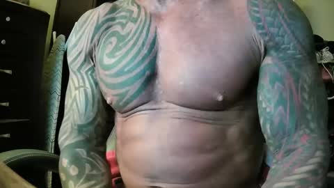 Snapshot of hardbody205a chatting on December 2025 09:43:01 PM hardbody205a online show from December 2025 09:43:01 PM