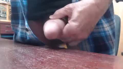 Snapshot of hardbuns chatting on January 2025 08:25:02 AM Brad online show from January 2025 08:25:02 AM