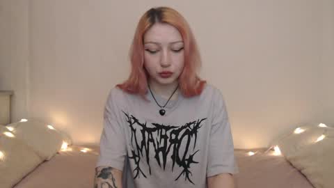 Snapshot of hardcore_x chatting on May 2026 09:42:02 PM Emily online show from May 2026 09:42:02 PM