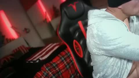 Snapshot of hardmattsteel chatting on December 2024 01:29:02 AM MATTSTEEL - ITALIAN STALLION online show from December 2024 01:29:02 AM