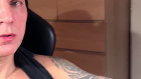 Snapshot of hardmattsteel chatting on January 2025 10:15:02 PM MATTSTEEL - ITALIAN STALLION online show from January 2025 10:15:02 PM