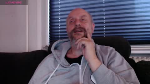 MrLazy online show from October 2025 07:07:02 AM