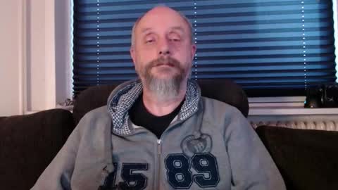 MrLazy online show from December 2025 01:41:02 PM