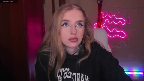 Julia online show from January 2025 05:28:02 AM