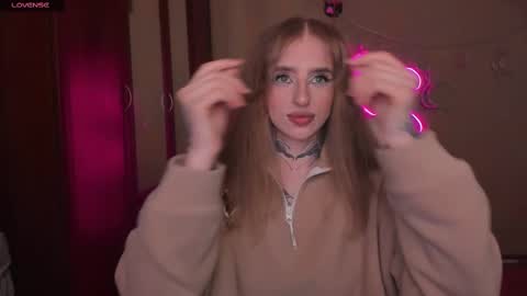 Julia online show from February 2025 05:22:01 AM