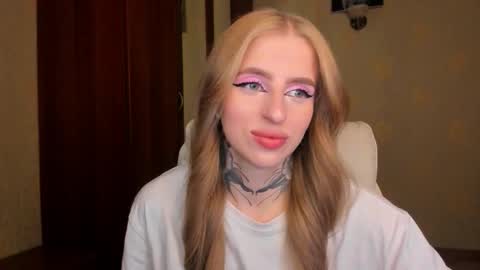 Julia online show from September 2025 05:44:01 AM