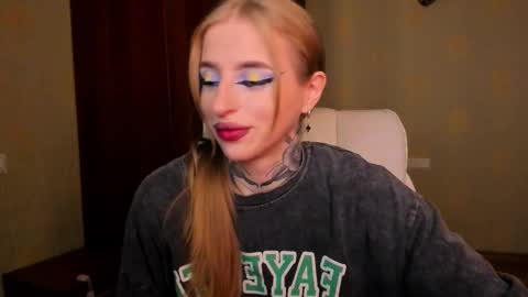 Julia online show from October 2025 05:16:02 AM