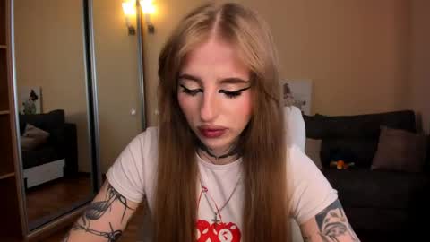 Julia online show from March 2026 04:49:02 AM