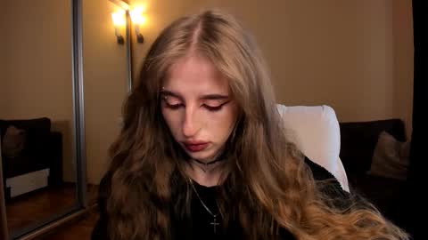 Julia online show from March 2026 05:18:01 AM