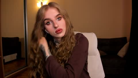 Julia online show from March 2026 04:57:01 AM