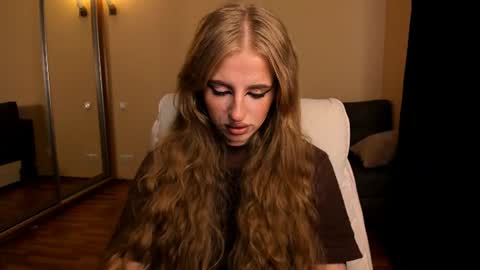 Julia online show from June 2026 06:07:01 AM