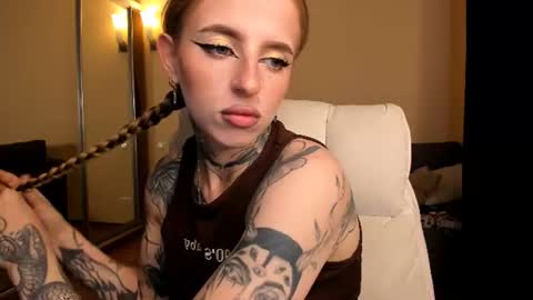 Julia online show from July 2026 05:42:02 AM