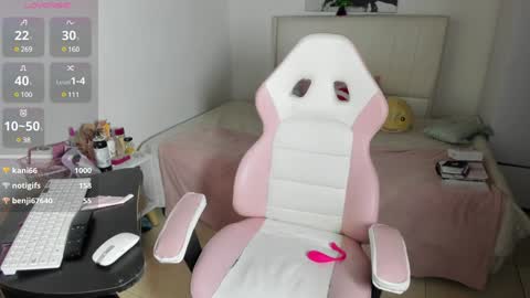 Snapshot of harmony_murr chatting on December 2024 02:36:02 PM vanessa online show from December 2024 02:36:02 PM