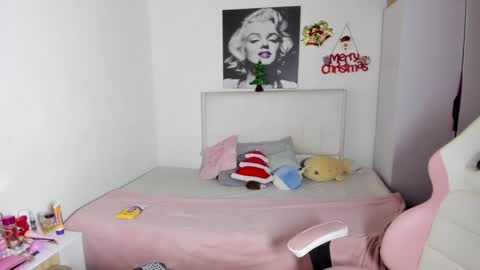 Snapshot of harmony_murr chatting on January 2025 04:13:01 PM vanessa online show from January 2025 04:13:01 PM