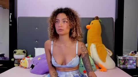 Snapshot of harmonyy_hill chatting on February 2026 06:40:02 AM Harmony Hill online show from February 2026 06:40:02 AM