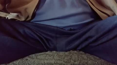 Snapshot of hartl1112 chatting on October 2025 05:39:01 AM hartl1112 online show from October 2025 05:39:01 AM