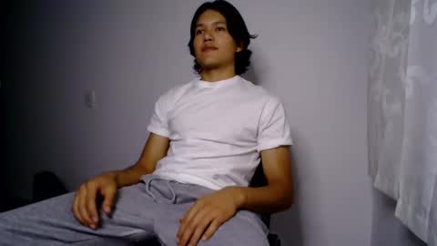 Snapshot of haru_boi chatting on December 2024 02:57:02 AM Haru online show from December 2024 02:57:02 AM