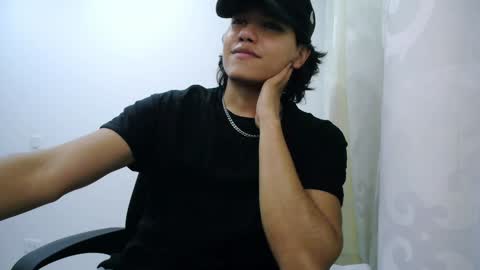 Snapshot of haru_boi chatting on January 2025 12:39:02 AM Haru online show from January 2025 12:39:02 AM