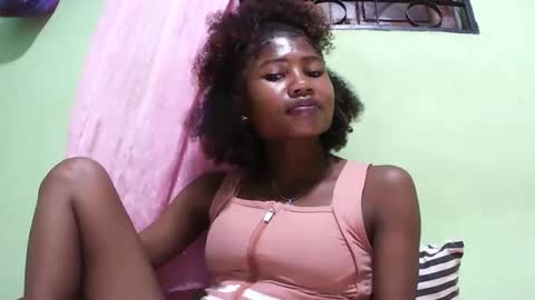 Snapshot of hasleyinah chatting on January 2026 07:52:02 PM hasleyinah online show from January 2026 07:52:02 PM