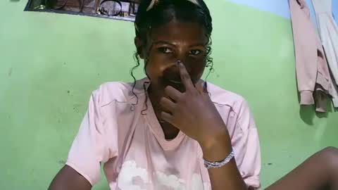 Snapshot of hasleyinah chatting on February 2026 11:00:01 PM hasleyinah online show from February 2026 11:00:01 PM