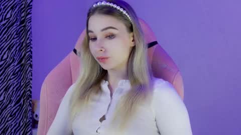 Anna online show from May 2026 09:43:01 PM