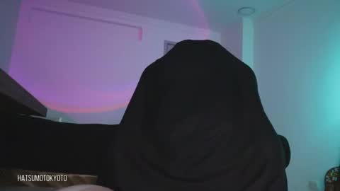 More content   2   online show from October 2025 05:50:02 AM