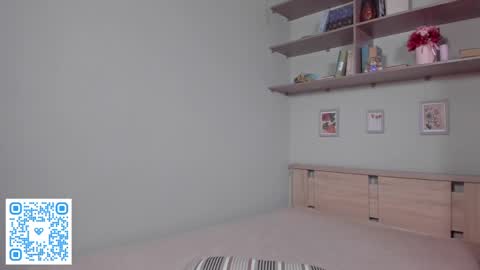Mia online show from April 2026 05:41:02 PM