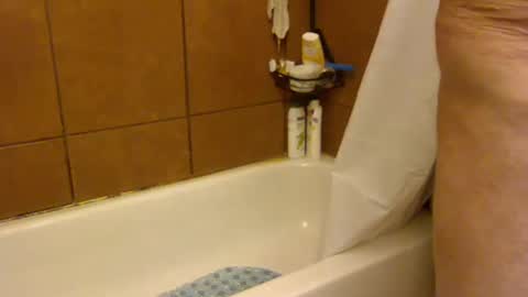 hawaii_guy29 online show from December 2024 06:20:01 PM