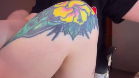 Snapshot of hayles_strong chatting on February 2025 03:32:01 AM Elle online show from February 2025 03:32:01 AM