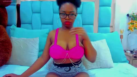 hazel_lanee online show from March 2026 11:39:02 PM