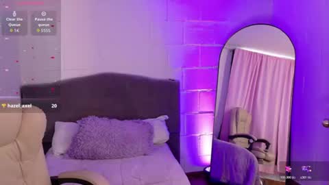 HAZEL LYNN ROSS online show from June 2026 06:23:01 PM
