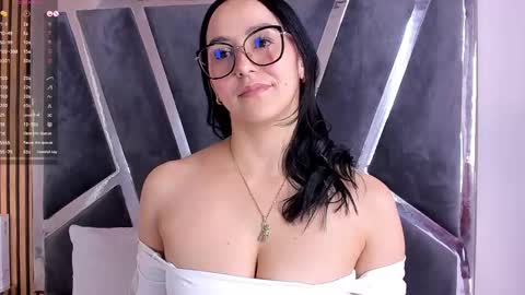 Snapshot of hazel_ross_tcw chatting on January 2025 07:29:02 PM Hazel online show from January 2025 07:29:02 PM