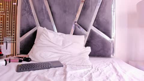 Snapshot of hazel_ross_tcw chatting on February 2025 03:53:02 PM Hazel online show from February 2025 03:53:02 PM