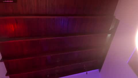 Im Hazel online show from February 2025 01:11:01 AM