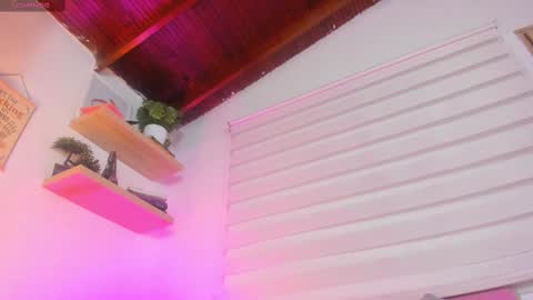 Im Hazel online show from March 2025 10:10:01 PM