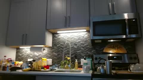 Hazel online show from February 2025 09:23:02 PM