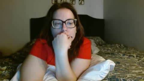 Hazel online show from October 2025 12:19:02 AM