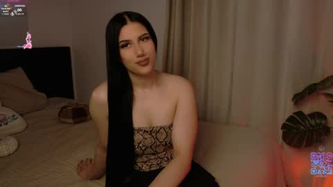 hazelhayess online show from May 2026 04:01:02 PM