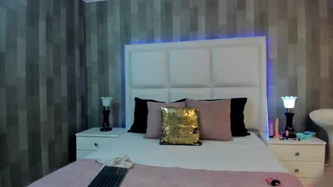 Snapshot of hazelmoret chatting on December 2024 11:44:01 AM HazelMoret online show from December 2024 11:44:01 AM