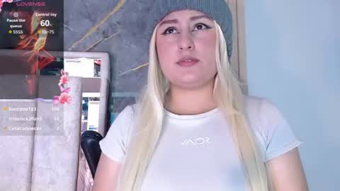hazumi_tsu online show from June 2026 11:42:02 PM