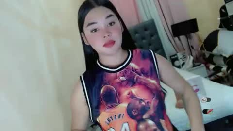 Snapshot of heatmusex_ chatting on May 2026 05:02:02 AM Kylene3 online show from May 2026 05:02:02 AM