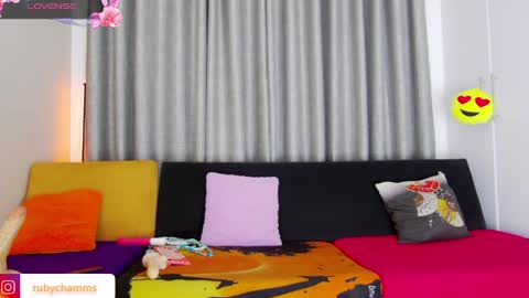 Snapshot of heaven_gall_ chatting on May 2026 02:46:01 PM AngieLizzy online show from May 2026 02:46:01 PM