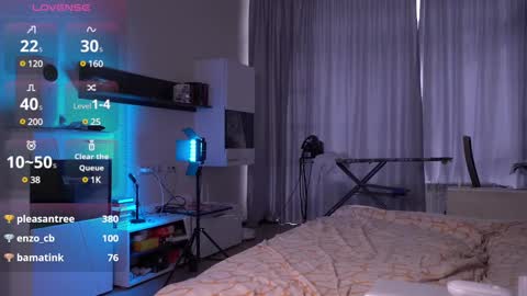 Snapshot of heavenly_diva653 chatting on March 2025 06:05:01 AM Andrea you can subscribe for now there will be posts soon and my favorite body for you online show from March 2025 06:05:01 AM