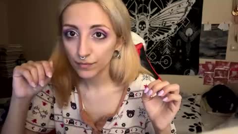Snapshot of heavenlycreature chatting on August 2026 01:05:02 AM Diana online show from August 2026 01:05:02 AM